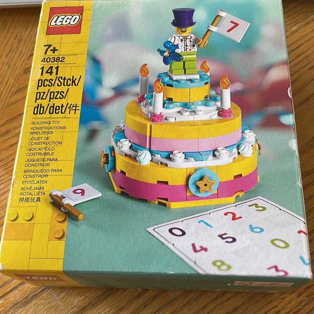 LEGO Iconic Birthday Set (40382) RETIRED, NEW & sealed w/ Minifigure - Picture 5 of 7